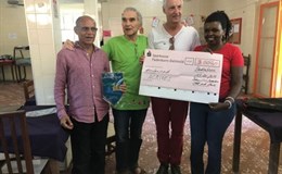 Überreichung des Schecks über € 3.000,- in Nova Iguacu an ACRIVES